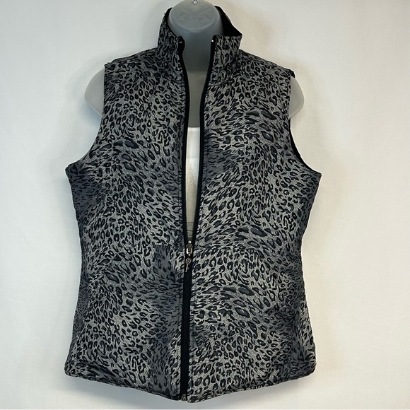 Activology Jackets & Blazers - Womens Quilted Animal Print‎ Vest Size M Reversible Full Zip Pockets Gorpcore